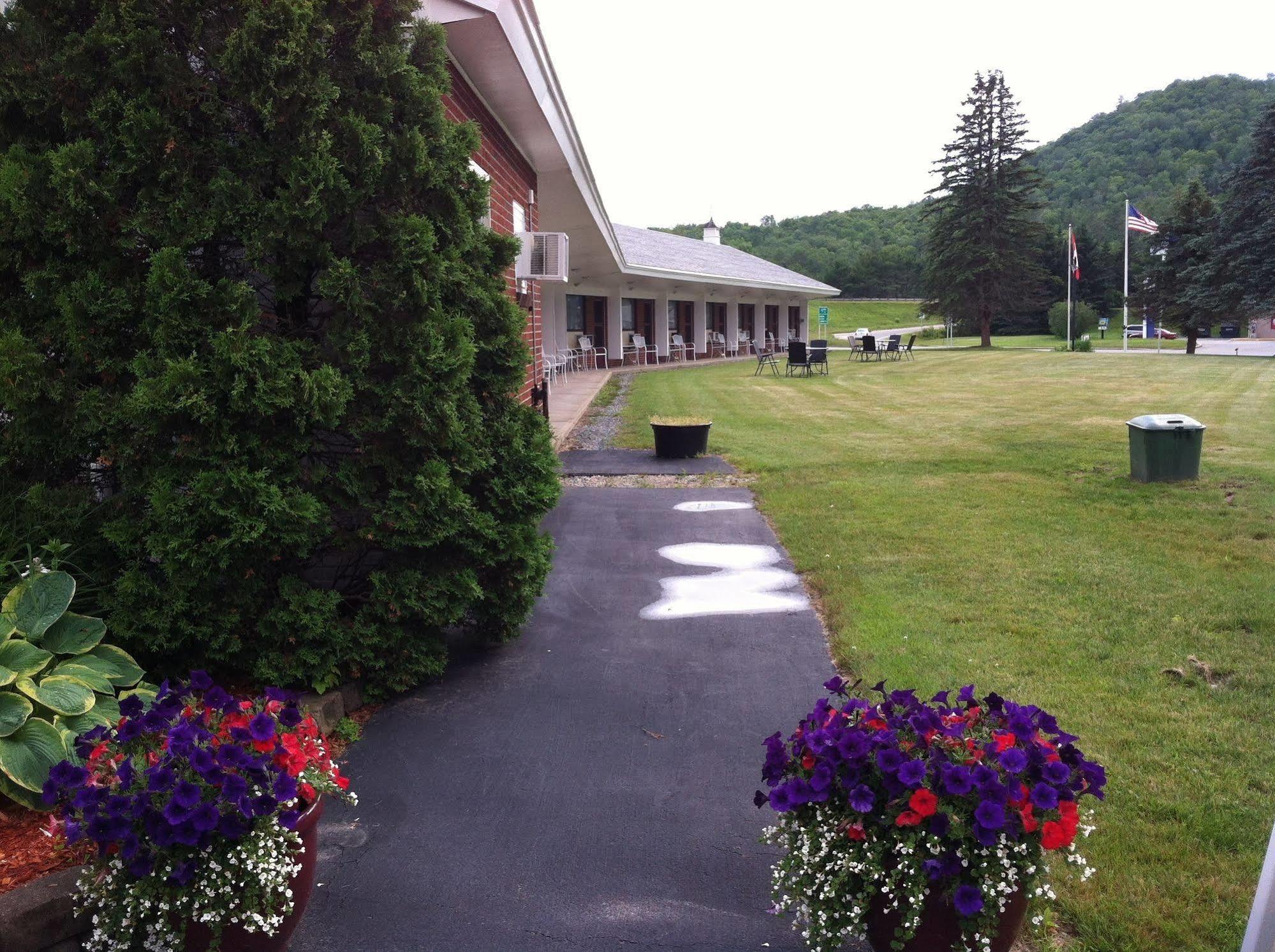 Exit 41 Travel Inn Littleton Exterior photo